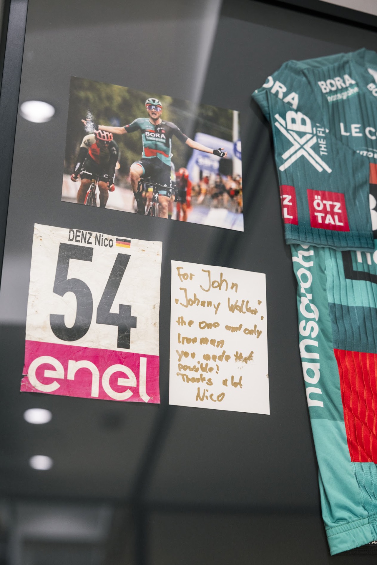 Nico Denz race number and personal note to John Wakefield